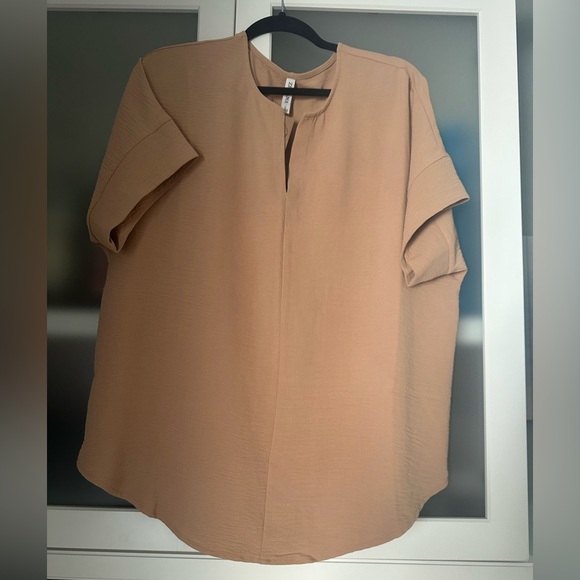 Zenana Woven Airflow Split Neck Short Sleeve Top Size L - Picture 4 of 4